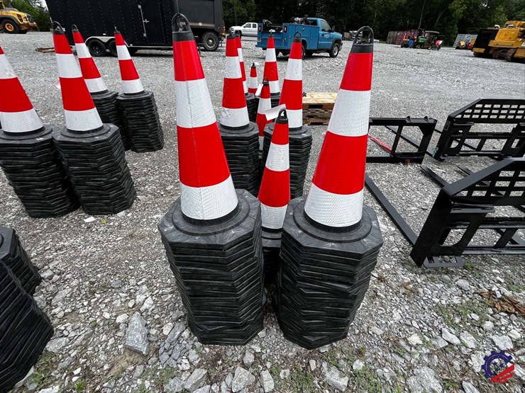 unused-2026-ce-irstc-safety-traffic-cones-image-4
