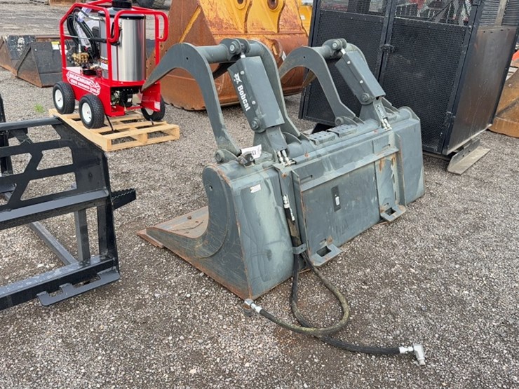 #2037-•-bobcat-78"-skid-steer-grapple-bucket-image-4