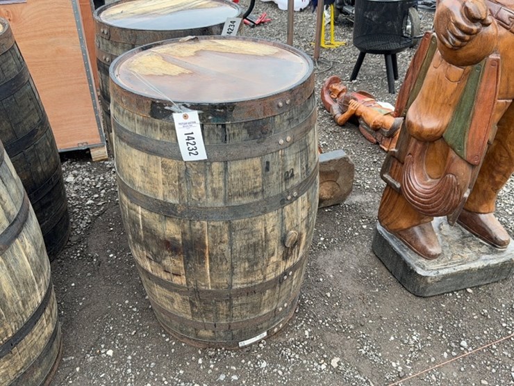 #6031-•-wooden-wiskey-barrel-image-1