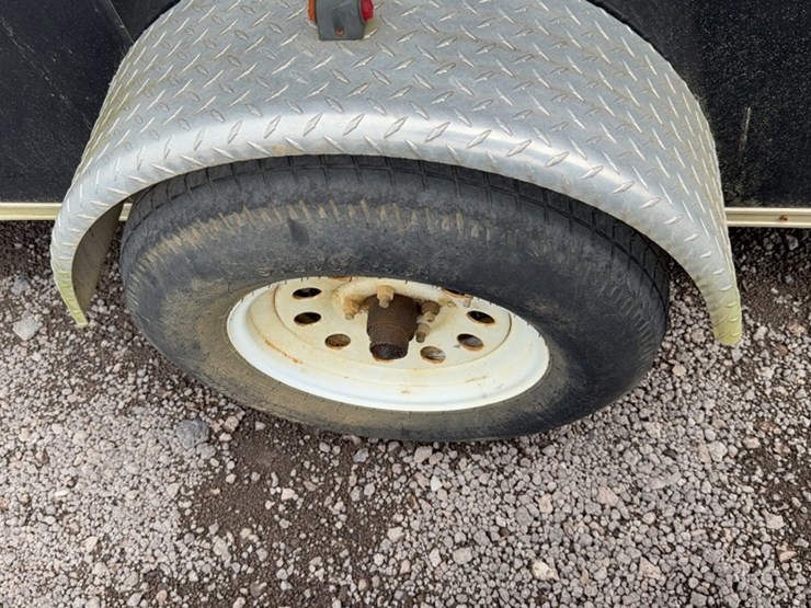 #3003-•-leonard-11'-enlosed-bumper-pull-trailer-image-6