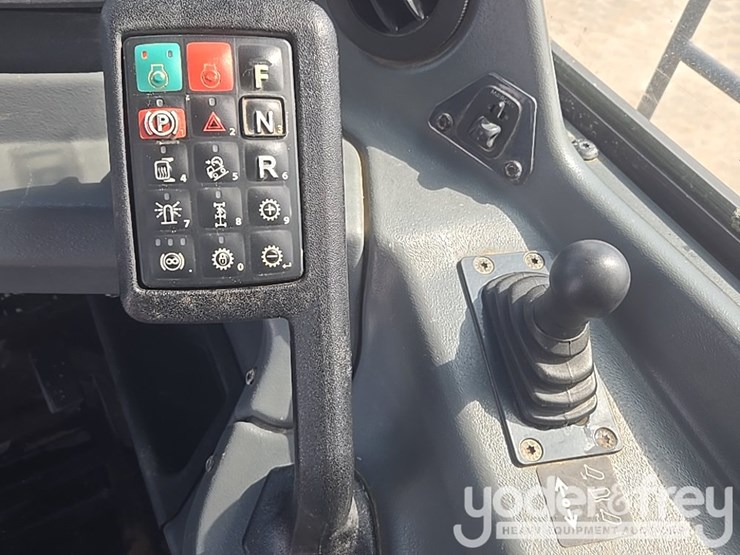 2023-deere-260e-image-54