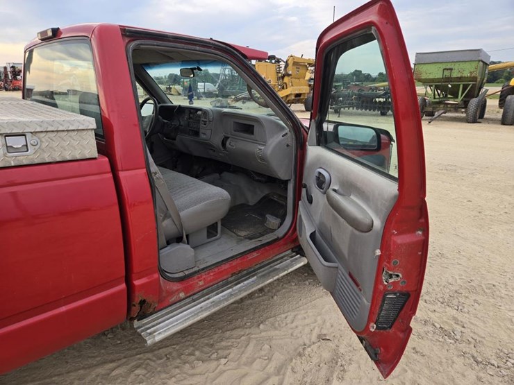 2000-chevrolet-3500-image-5