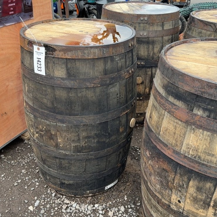 #6034 • WOODEN WISKEY BARREL