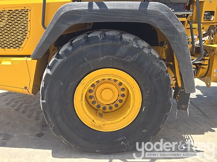 2023-deere-260e-image-9