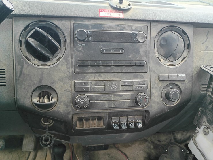2011-ford-f550-image-39