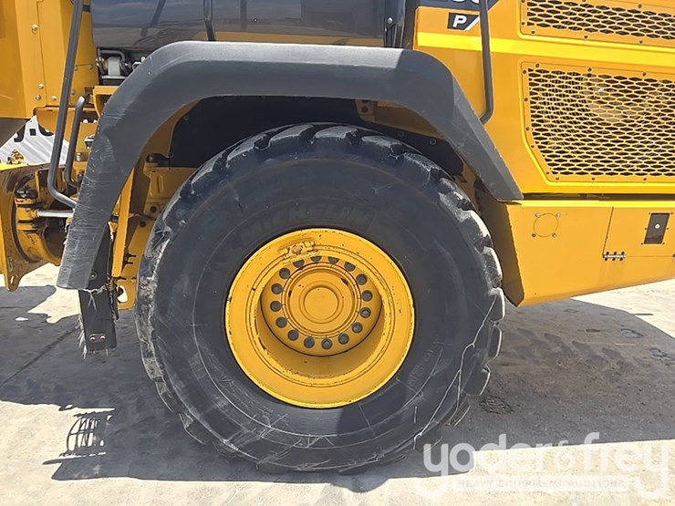 2023-deere-260e-image-11