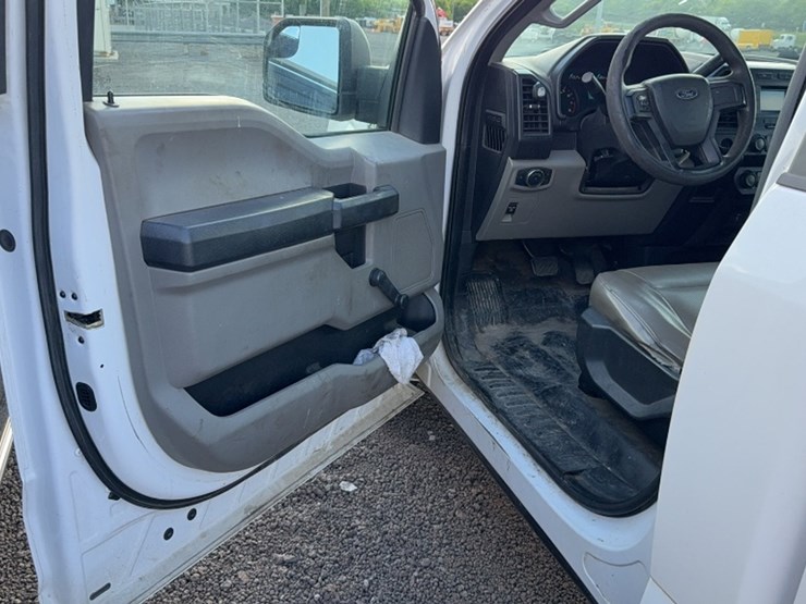 2016-ford-f150-image-15
