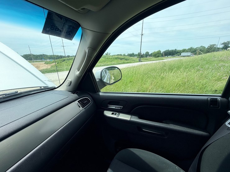 #24068-•-2011-gmc-sierra-pickup-truck-image-39