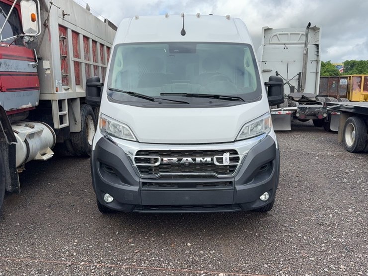 2023-dodge-2500-image-2
