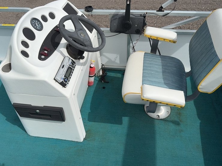 #3000-•-playbouy-eagle-24'-pontoon-image-17