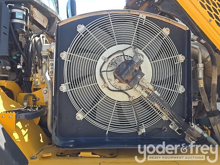 2023-deere-260e-image-32