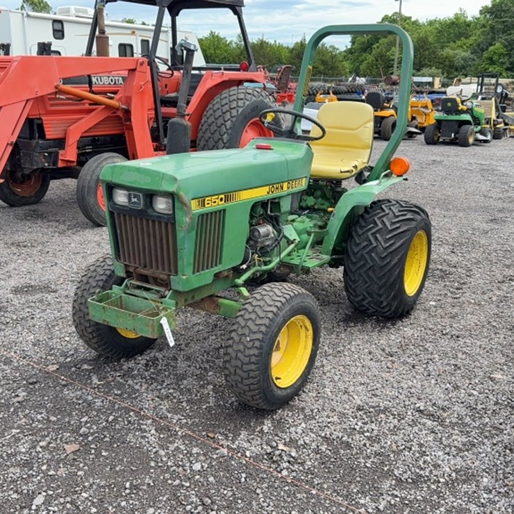 JOHN DEERE 650