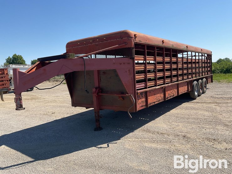 1997-coose-30'-tri/a-livestock-trailer-image-1