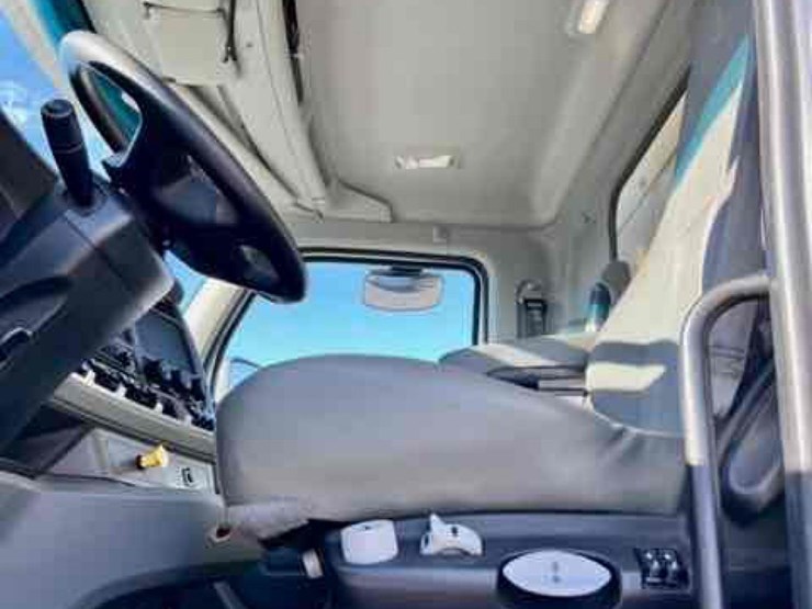 2018-kenworth-t880-image-10