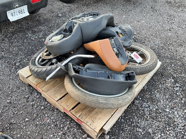#3021-•-pallet-of-motor-cycle-parts-image-1