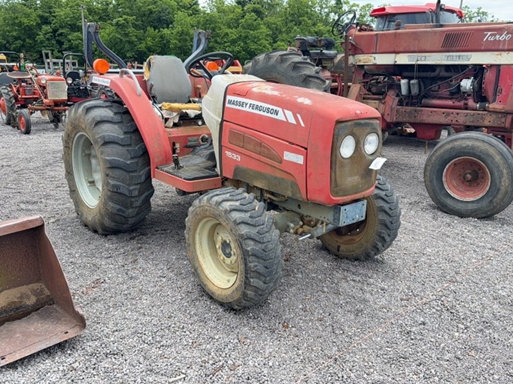 massey-ferguson-1533-image-3