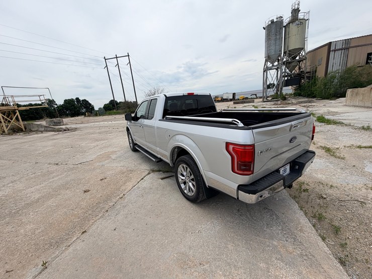 2017-ford-f150-image-8