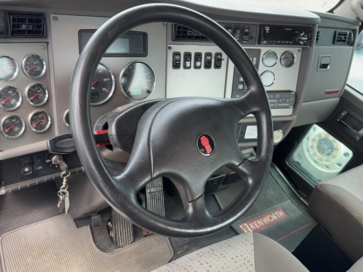 2019-kenworth-t270-image-16