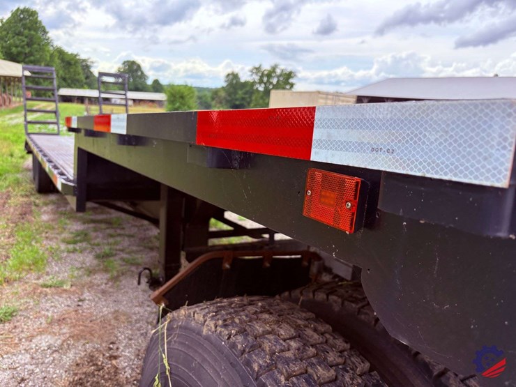 1995-cherokee-t/a-step-deck-equipment-trailer-image-11