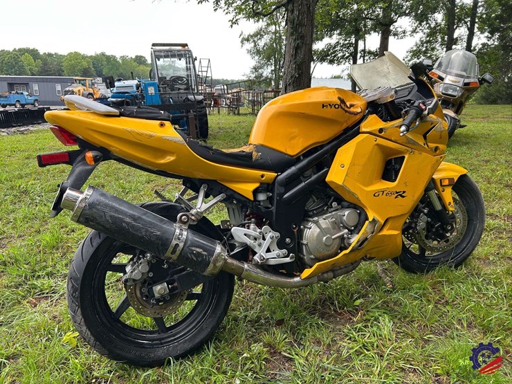 2008-hyosung-gt650-motorcycle-image-3