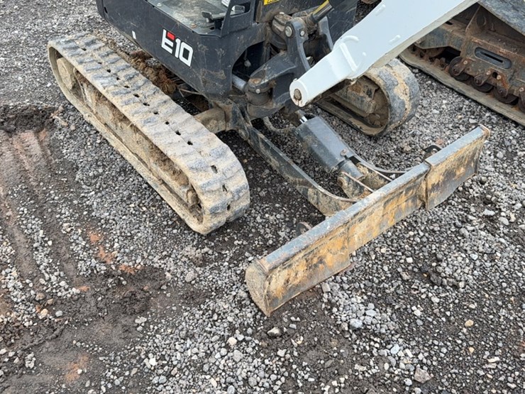 2023-bobcat-e10-image-5