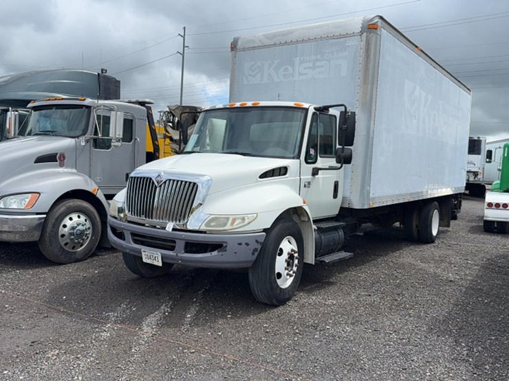 2005-international-durastar-4200-image-1