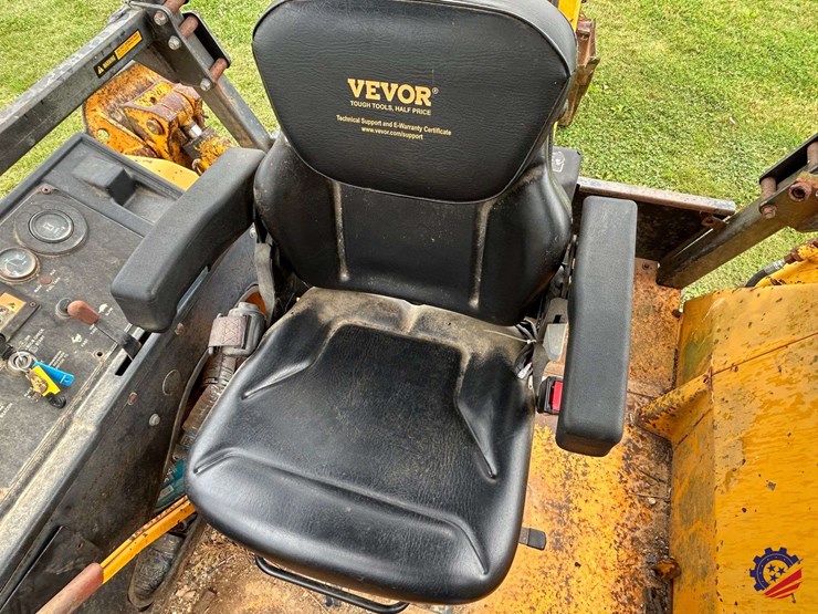 1989-john-deere-310-image-36
