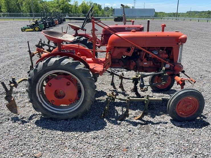 #3070-•-farmall-cub-tractor-image-5