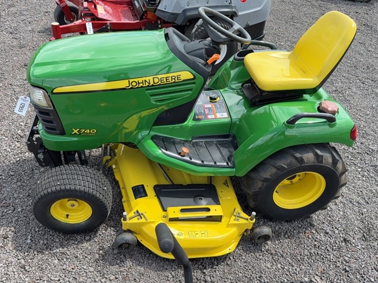 john-deere-x740-image-8