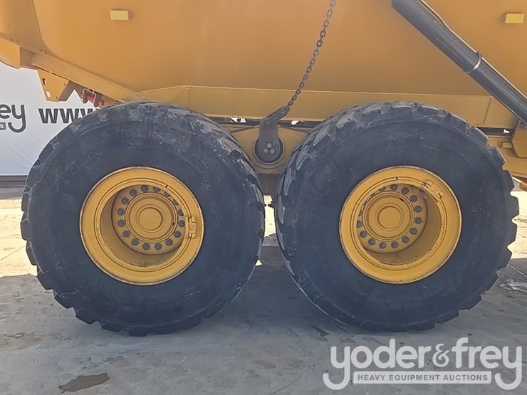 2023-deere-260e-image-12