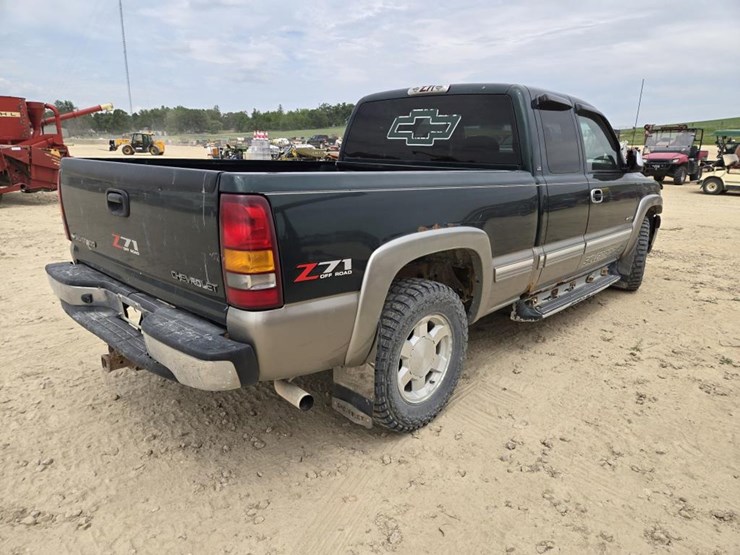 2001-chevrolet-silverado-1500-image-8