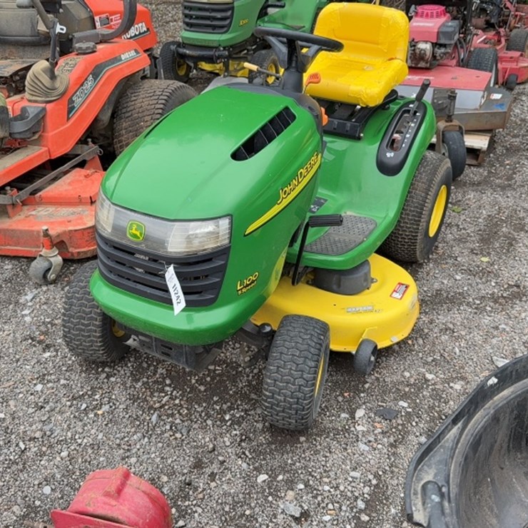 JOHN DEERE L100