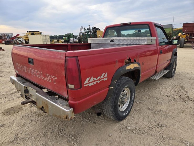 2000-chevrolet-3500-image-6
