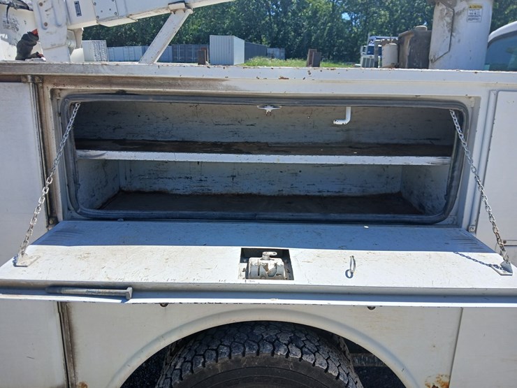 2003-ford-f550-image-65