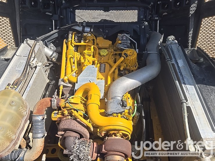 2023-deere-260e-image-30