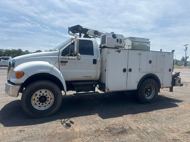 2007-ford-f750-image-12