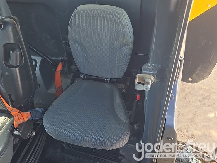 2023-deere-260e-image-44