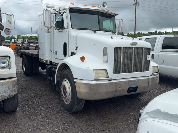 1995-peterbilt-330-image-3