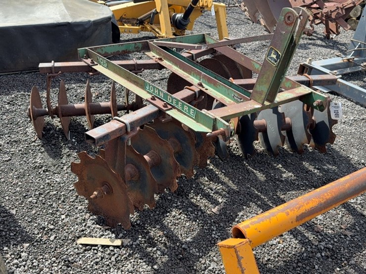 john-deere-7-image-2