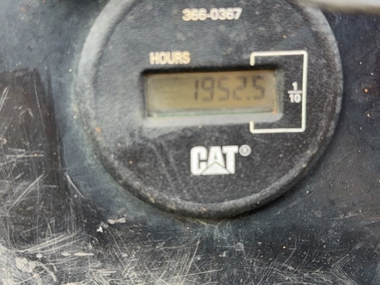 caterpillar-303-image-17