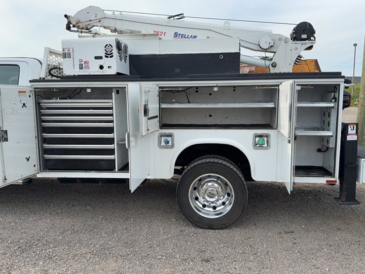 2019-ford-f550-image-18