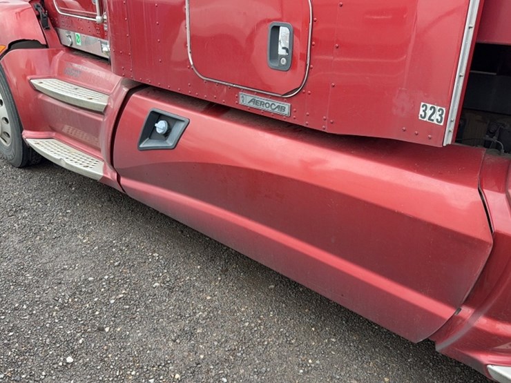 2014-kenworth-t660-image-14