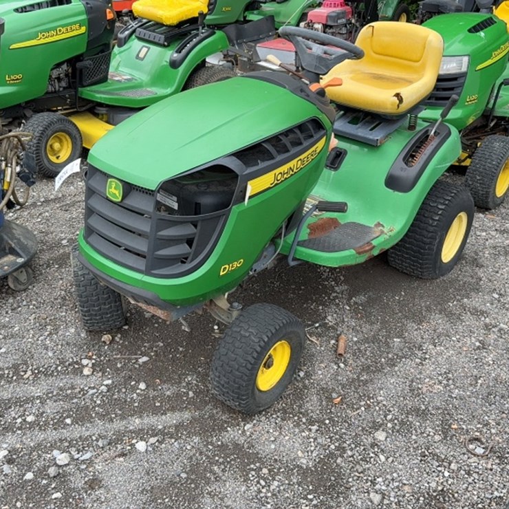 JOHN DEERE D130
