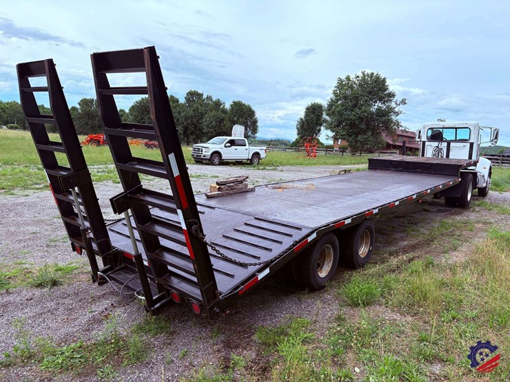 1995-cherokee-t/a-step-deck-equipment-trailer-image-4