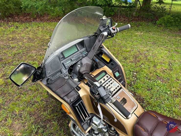 1985-honda-gl1200-(goldwing)-l-motorcycle-image-11