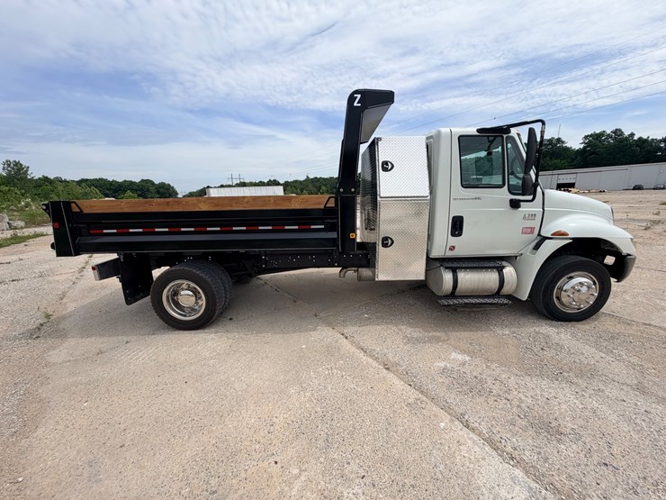 2005-international-durastar-4300-image-15