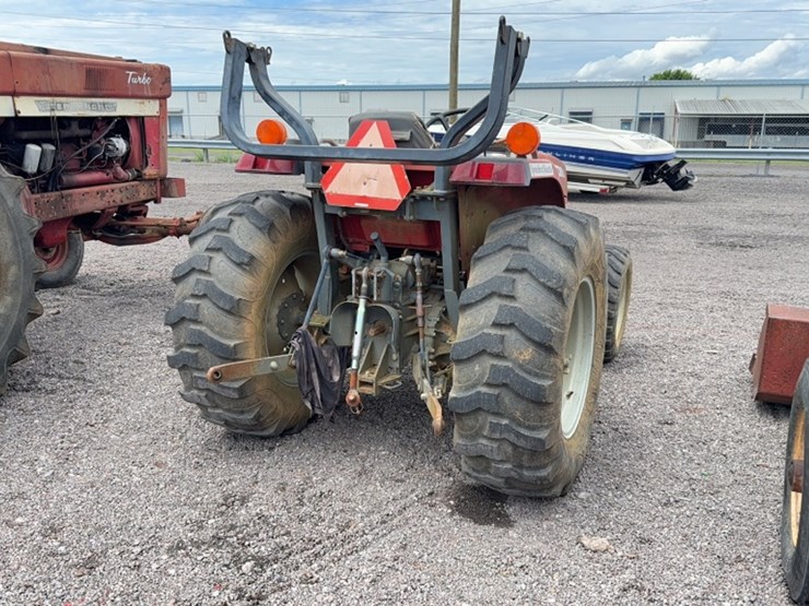 massey-ferguson-1533-image-8