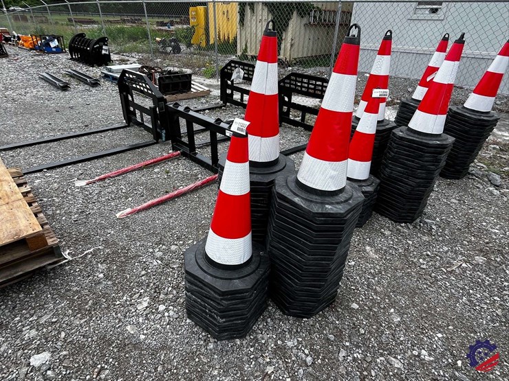 unused-2026-ce-irstc-safety-traffic-cones-image-3