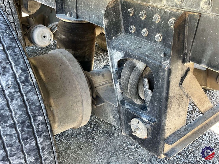 2017-kenworth-t680-image-44