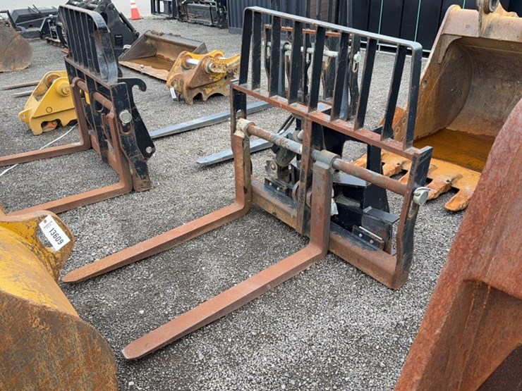 #2030-•-48"-loader-pallet-forks-image-2